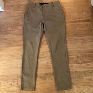 Men’s Birddogs pants.  Missing click button but has slit button.